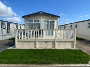 Palm Grove 182 - Pet friendly, WiFi, close to beach and clubhouse - Golden Palm Resort - Meadow Lakes Caravan & Lodge Hire